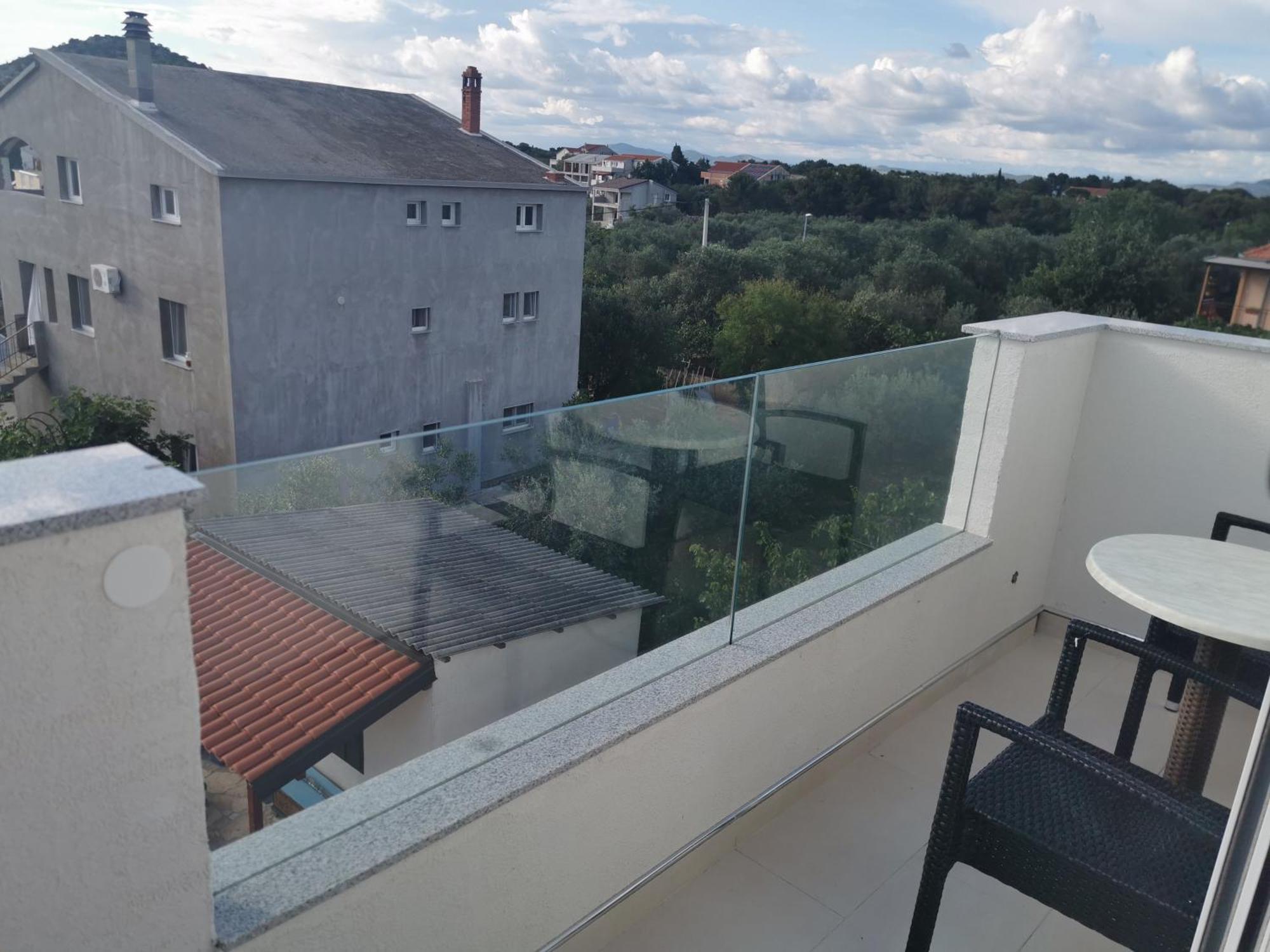 Penhaus apartman Angelus Drage Pakostane Ruang foto