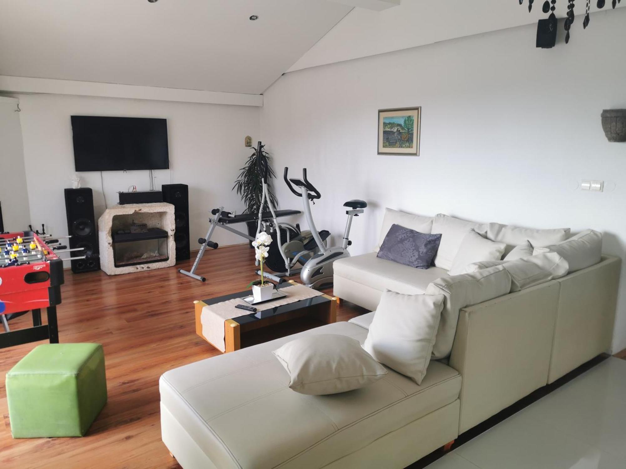 Penhaus apartman Angelus Drage Pakostane Ruang foto