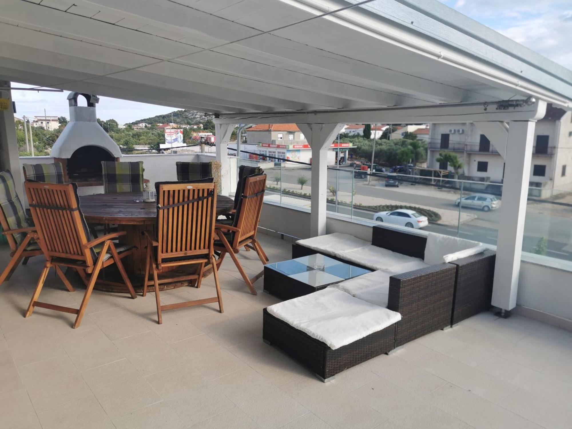 Penhaus apartman Angelus Drage Pakostane Ruang foto